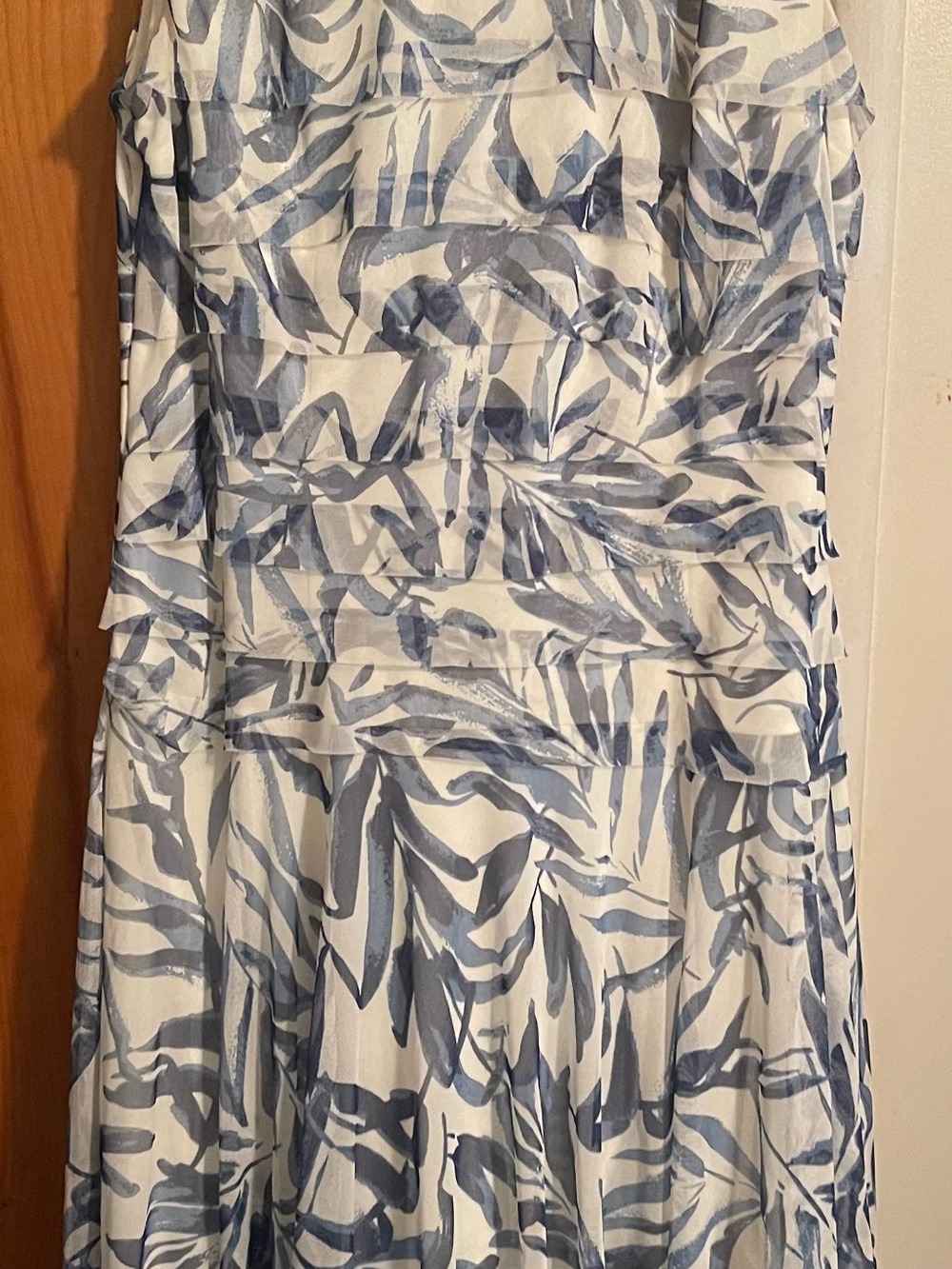 Blue Leaf-Print Sleeveless Women's Dress - White & Blue